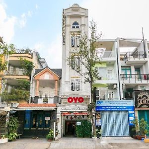 Thanh Tuyen Hotel - 27 Duong So 17, Q. Binh Tan - By Bay Luxury ホーチミン市 Exterior photo
