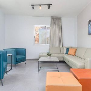 Grey 305, Modern 2Bedroom Apartment In Awkar デェイヤ Exterior photo