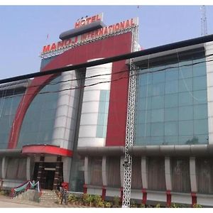 Hotel Manoj International, カーンプル Exterior photo