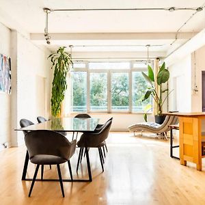 Mileend - Huge Bright & Modern Loft Suite - Kingbed モントリオール Exterior photo