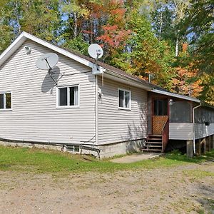 Namur Chalet Confortable En Pleine Nature - Notre-Dame-De-La-Paixヴィラ Exterior photo