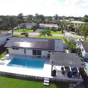 Modern Pool Home On The Lake Near Hardrock Fll Airport デイビー Exterior photo