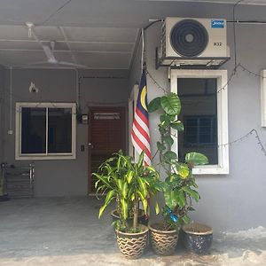 Homestay Anggun Banting バンティング Exterior photo
