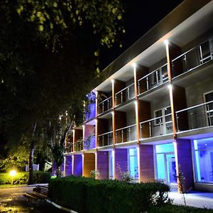 ホテル Osrodek Wypoczynkowo-Leczniczy Opole W Dzwirzynie ジビジノ Exterior photo