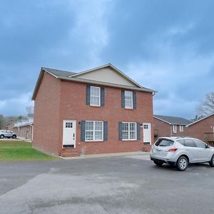 Modern Townhome Walk To Tennessee Tech University クックビル Exterior photo