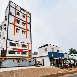 ホテル Oyo Pramukh Heights Gannavaram Exterior photo