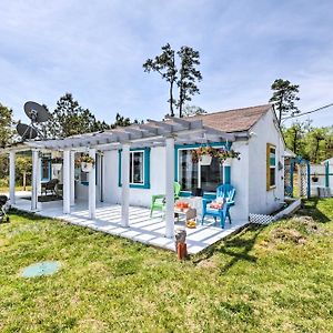 Oceanfront White Stone Cottage With Private Beach! Exterior photo