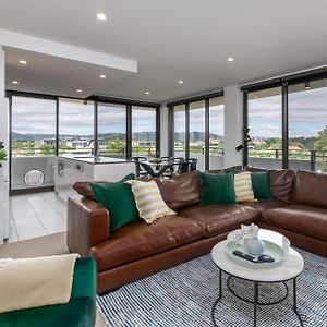Spacious 2-Bed, Stunning Views In Central Canberra Kingston Exterior photo