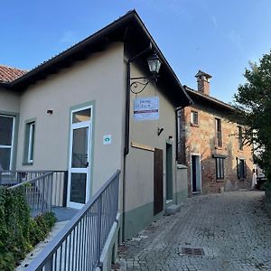 ホテル Locanda Della Rocca Di Camagna Camagna Monferrato Exterior photo