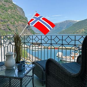 Svingen Guesthouse - Panoramic Fjord Views In フロム Exterior photo