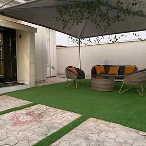 Shagari Estate Prestige 3-Bedroom Apartments. ラゴス Exterior photo
