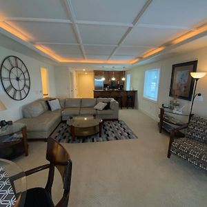 Gorgeous Suite On East Grand Traverse Bay トラバーズ・シティ Exterior photo