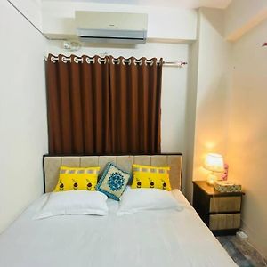 Entire Place- Ac 2Bhk Apartment Basundhara R/A ダッカ Exterior photo