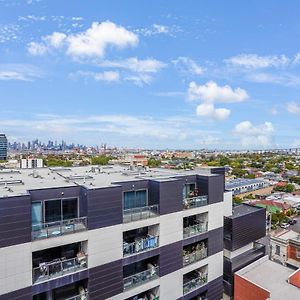 Ovation - Central Footscray Apt W Parking & Pool メルボルン Exterior photo