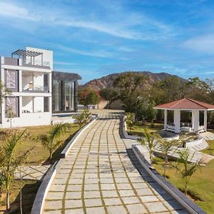 Stayvista'S Avadh Vatika - Mountain-View Villa With Outdoor Pool, Lawn Featuring A Gazebo & Bar ジャイプール Exterior photo