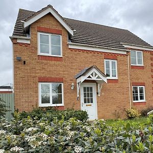 Meadow View- Perfect For Long Stays Elstow Exterior photo