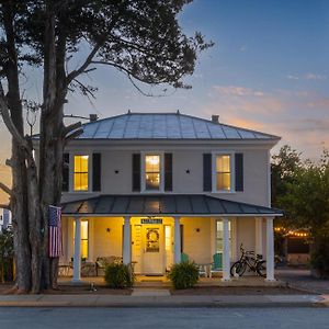 The Lyellton House: Water View, Steps From Beach コロニアル・ビーチ Exterior photo