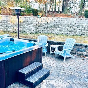 Hot Tub-King Suite-Pet Friendly-Fenced Yard-Fire Pit-500Mbps-Fireplace イースト・ストラウズバーグ Exterior photo