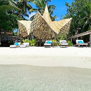 ホテル Thari Fushi Luxury Maldivian Experience Thinadhoo  Exterior photo