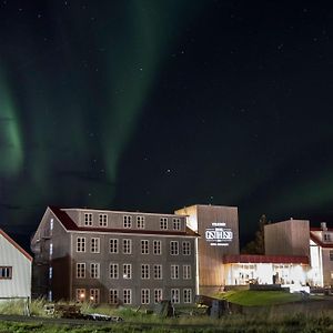 Gistihusith - Lake Hotel エイイルススタジル Exterior photo