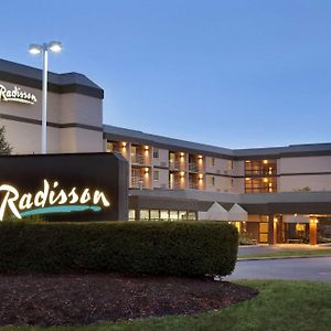 Radisson Akron-Fairlawn Copley Montrose Exterior photo