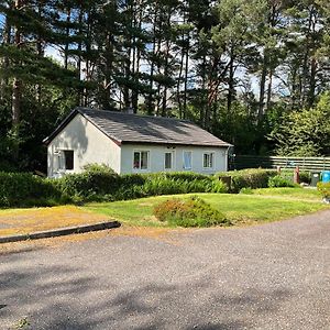 The Pines Self-Catering Cottage,Wester Ross, Scotland キンロックー Exterior photo