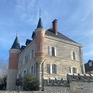 ホテル Chateau De Saint-Genix Exterior photo