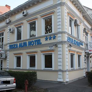 Tisza Alfa Hotel セゲド Exterior photo
