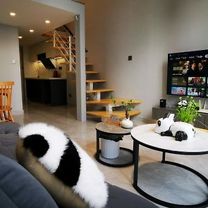 Panda Zuoke Besucher Apartment 熊猫坐客民宿 昆明 Exterior photo