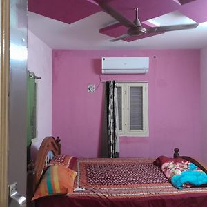 TiruvannāmalaiSri Raghavendra Residencyアパートメント Exterior photo