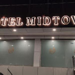 Hotel Midtown , バレーリー Exterior photo
