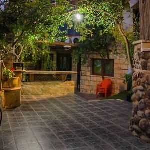 Ein al-Asad וילה נוף - בית נופש מקסים עם 5 סוויטות, ג'קוזי ובריכה פנימית מקורהヴィラ Exterior photo