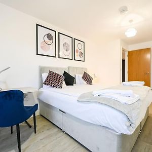 Stylish & Spacious Salford Quays One Bedroom High Floor Apartment With Balcony マンチェスター Exterior photo