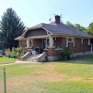 Spend Cozy Memories In This Charming Home アメリカン・フォーク Exterior photo