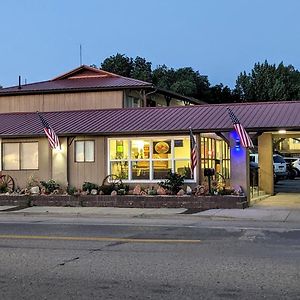 High Desert Inn サライナ Exterior photo