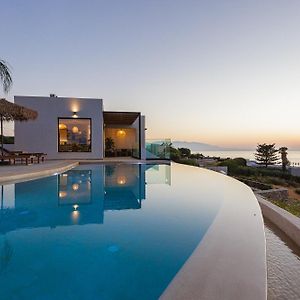 Bohemian Villas - Private Infinity Pools & Seaview - 500M From Beach スカレタ Exterior photo