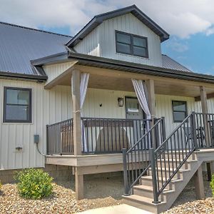 Premier Cottages By Amish Country Lodging バーリン Exterior photo