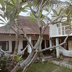 Medewi Good Vibes Surf&Stay Jembrana Exterior photo