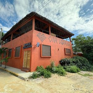 プエルト・エスコンディード One Love Hostal Puerto Escondidoアパートホテル Exterior photo