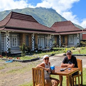 Villa Joglo Sembalun Ceria サンバラン・ラワン Exterior photo