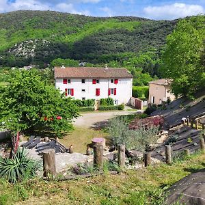 Chambre D'Hote Le Clos D'Audio A Riols Bed & Breakfast Exterior photo