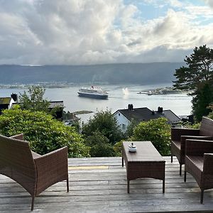 Great Place With View To The Mountains And Fjord オーレスン Exterior photo