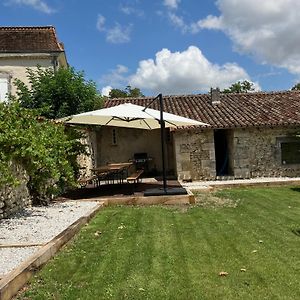 Saint-Martial-Viveyrol Chateau De Caractere Avec Piscine Au Coeur Du Perigord Vertヴィラ Exterior photo