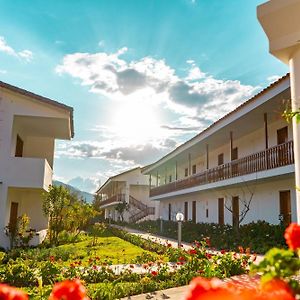 Hotel Agustos ウルバンバ Exterior photo