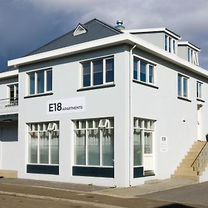 E18 Apartments アークレイリ Exterior photo