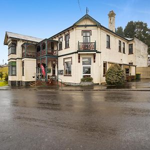 Bischoff Hotel Waratah Exterior photo