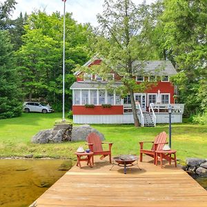 Stratford Authentic 1912 Adirondack Lake Camp With Fire Pitヴィラ Exterior photo