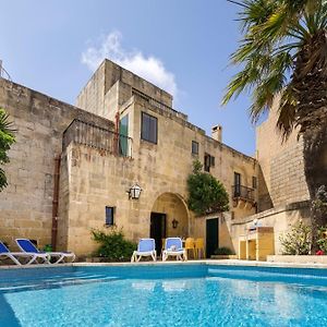 Għasri Dar Tas-Soru Farmhouse With Private Poolヴィラ Exterior photo