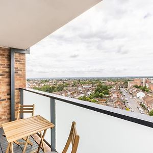 Stylish & Comfortable Top-Floor Flat In Harrow ロンドン Exterior photo