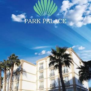 Park Palace Hotel キレニア Exterior photo